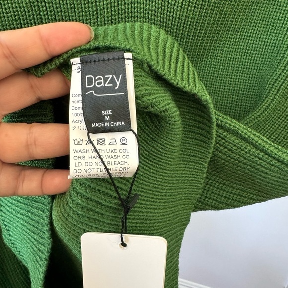 Cute emerald green, oversized V-neck vest NWT - Picture 8 of 12